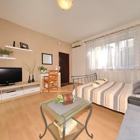 Apartamento Prikolipa Central